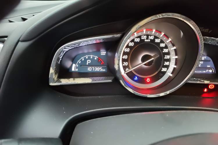 Used Mazda Mazda 3 Axela 2014 Sedan 2.0L Automatic Sport Model
