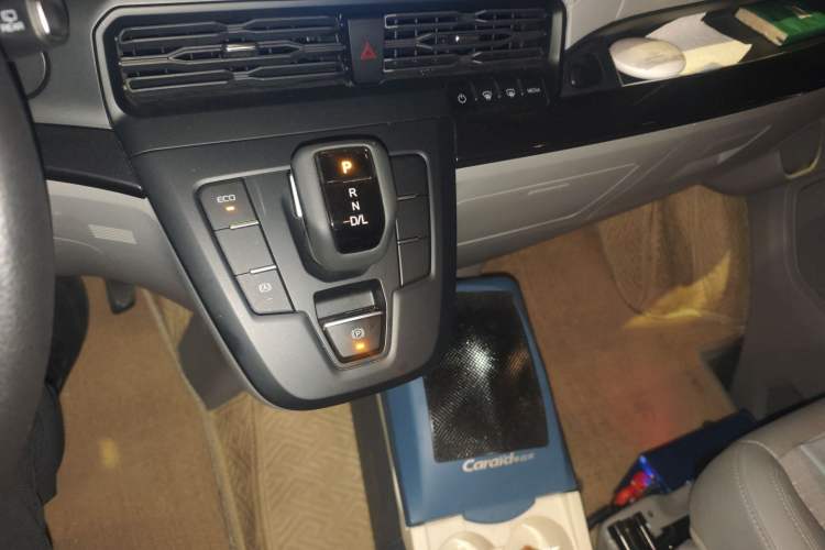 Used Ford Transit 2023 2.0T Diesel Automatic Commercial Van Short Wheelbase Low Roof—7/8/9-Seater
