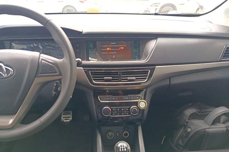 Used CHANGAN KAICHENG Oushang A600 2016 1.5L Manual Elite 7-Seater Audio And AC Panel