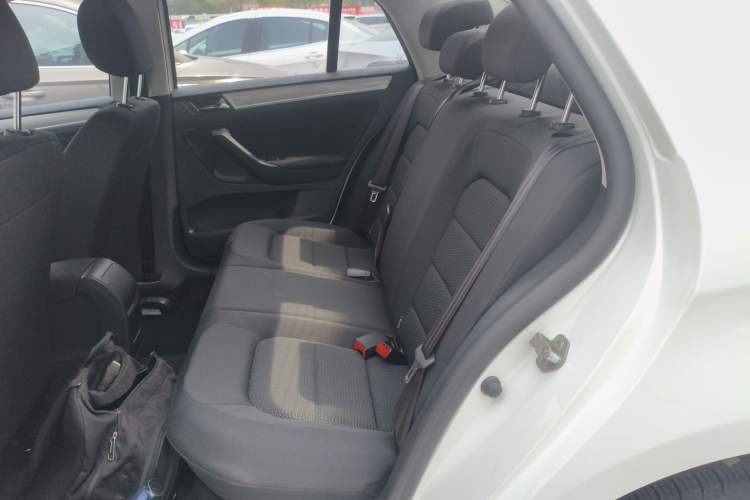 Used Volkswagen Bora 2015 Value Edition 1.6L Manual Fashionable Style
