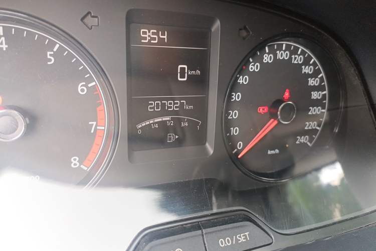 Used Volkswagen Lavida 2013 1.6L Manual Fashion Edition
