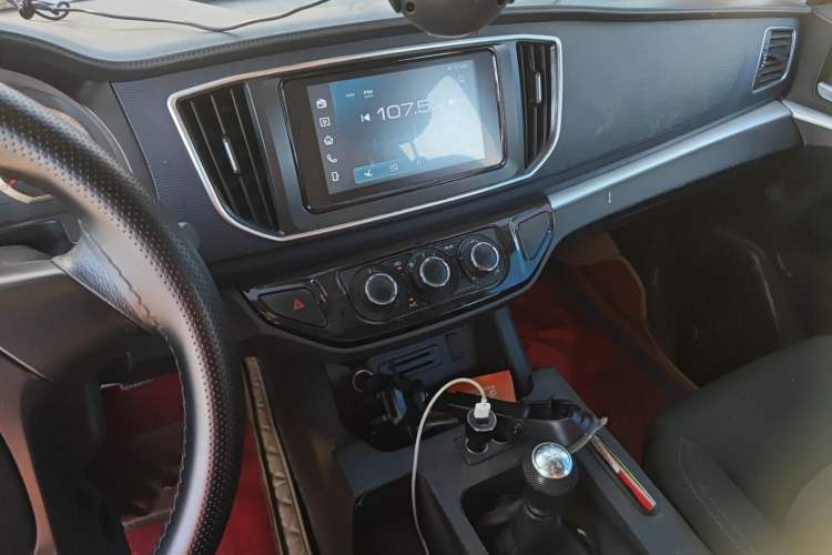 Used FORTHING Lingzhi 2023 M5L 1.6L Comfort 9-Seater
