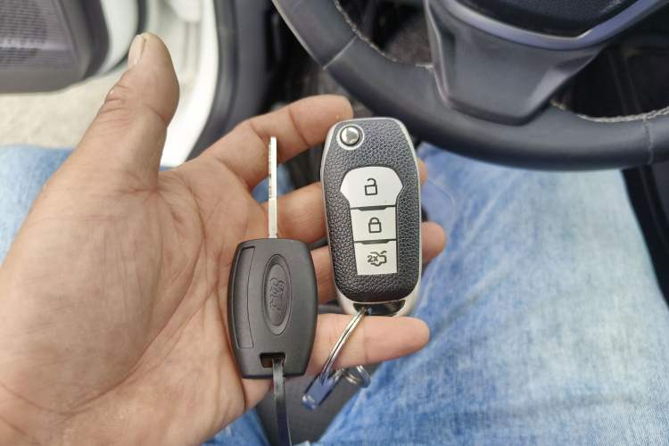 Used Ford Escort 2015 1.5L Automatic Fashion Model Vehicle Key