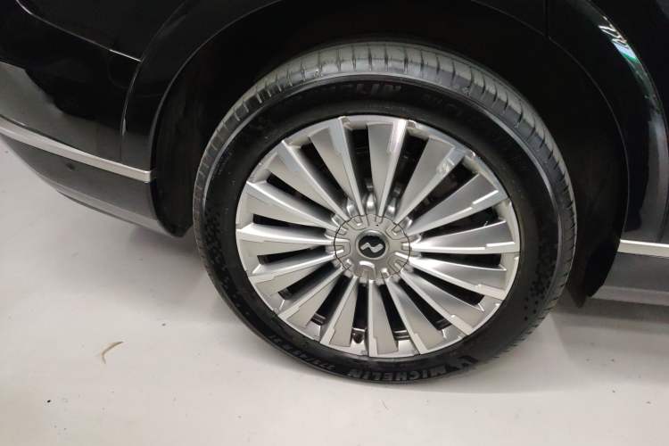 Used ONVO Luxeed L90 2025 Model—Ultra Six-Seater Version
