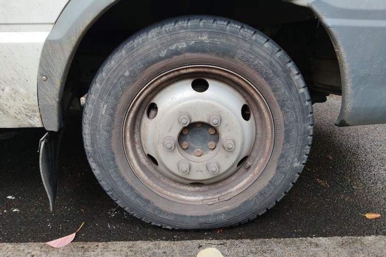 Used Iveco Daily  Right Front Wheel Hub