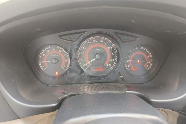 Used Soueast V3 Lingyue 2012 Revised Version 1.5L Manual Comfort Edition Instrument Cluster
