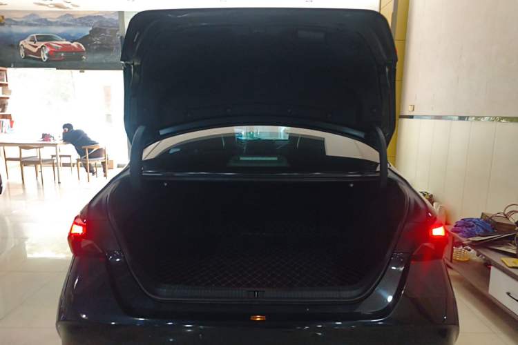 Used Toyota Avalon 2022 2.5L Luxury Edition Trunk