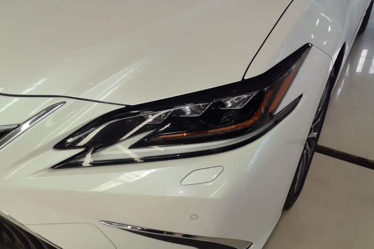 Used Lexus ES 2018 300h Premium Edition China V Standard