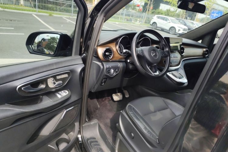 Used Mercedes-Benz V-Class 2020 V 260 L Long-wheelbase Luxury Edition Driver Seat