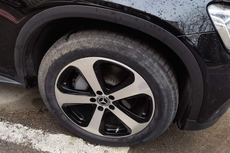 Used Mercedes-Benz GLC 2022 Refreshed GLC 260 L 4MATIC Dynamic Edition Right Front Wheel Hub