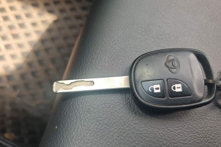 Used CHANGAN OSHAN X70A 2019 1.5L Manual Basic Version China VI Standard Vehicle Key