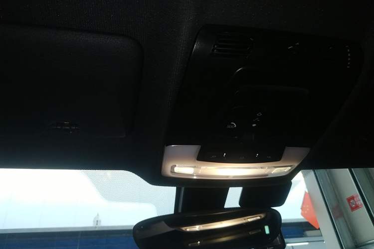 Used BMW X2 2018 sDrive25i Luxury Model with M Off-Road Package China V Emission Standard
