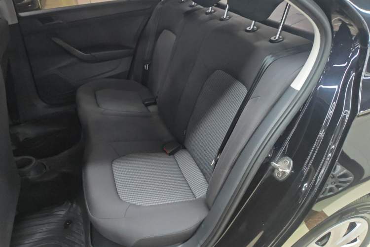 Used Volkswagen Santana 2016 1.6L Automatic Fashion Edition Left Rear Seat