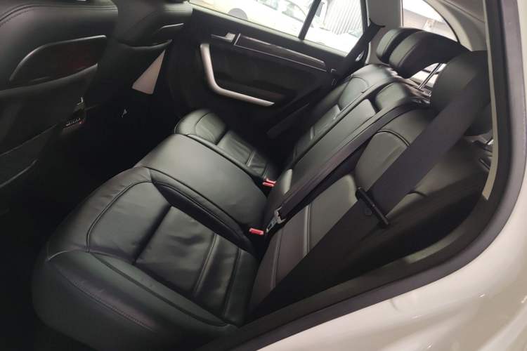 Used Haval H8 2015 2.0T Two-Wheel-Drive Standard Version
