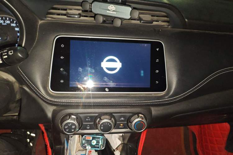 Used Nissan Kicks 2018 1.5L CVT Smart Connect Luxury Edition
