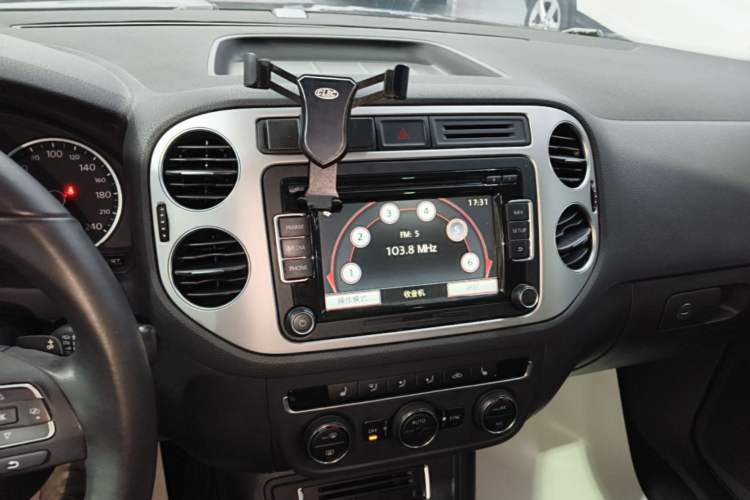 Used Volkswagen Tiguan 2015 1.8TSI Automatic Two-Wheel Drive Luxury Model
