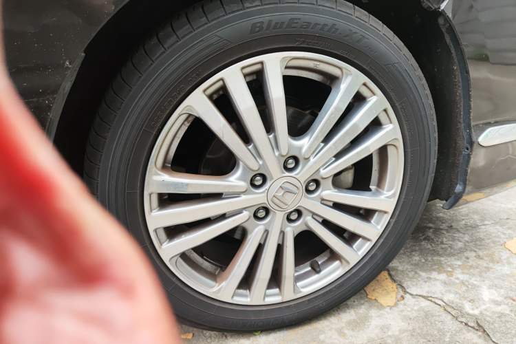 Used Honda Elysion 2016 2.4L Comfort Edition Right Front Wheel Hub