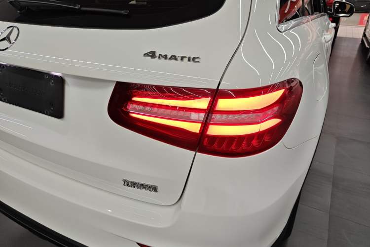 Used Mercedes-Benz GLC 2018 Facelifted GLC 260 4MATIC Dynamic Edition