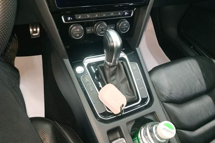 Used Volkswagen FAW-Volkswagen CC 2019 380TSI Glamour Edition China V Standard Gear Lever
