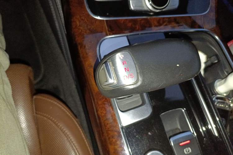 Used Audi A8 2013 A8L 45 TFSI quattro Luxury Model Gear Lever