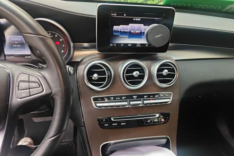 Used Mercedes-Benz GLC 2016 GLC 300 4MATIC Dynamic Model Audio And AC Panel