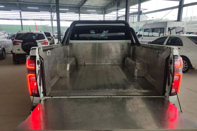 Used Great Wall Poer 2024 2.4T Commercial Version Automatic Diesel 4x4 Elite Edition
