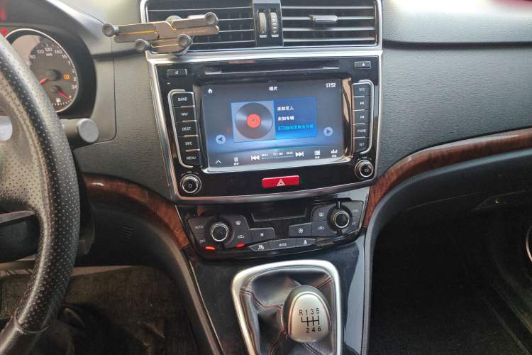 Used Haval H6 2013 Sport Edition 1.5T Manual Two-Wheel Drive Prestige Model
