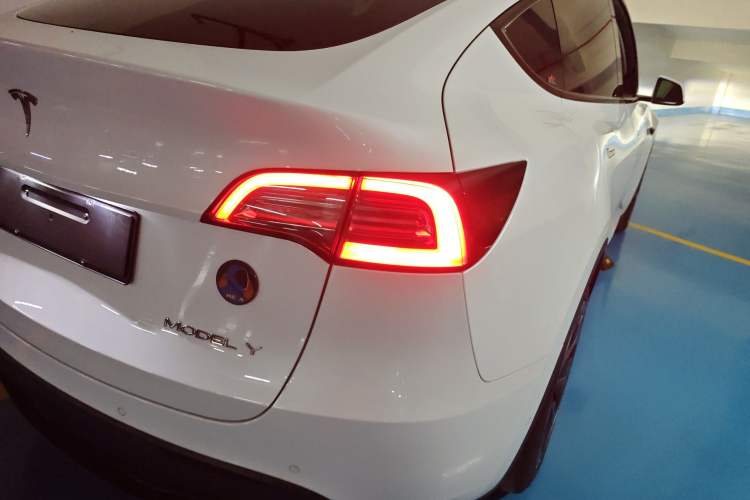 Used Tesla Model Y 2023 Rear-Wheel-Drive Version Exterior 3