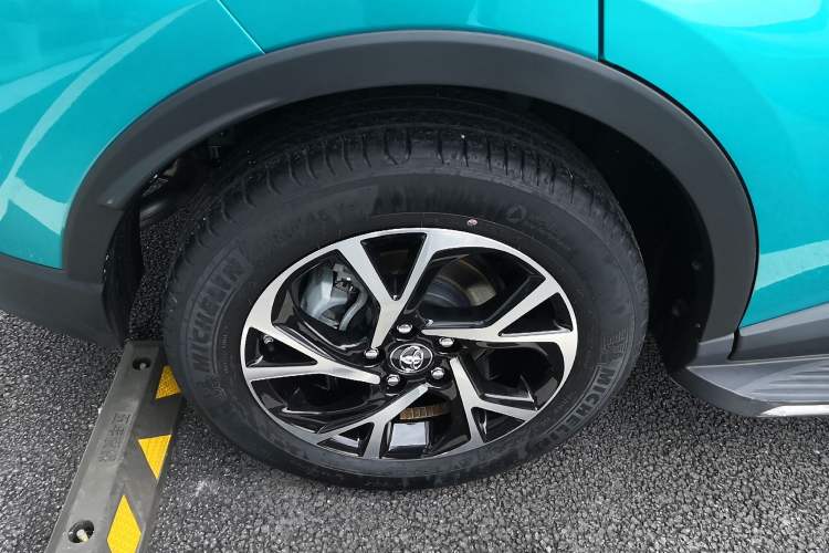 Used Toyota C-HR 2018 2.0L Luxury Sunroof Version China V Emission Standard