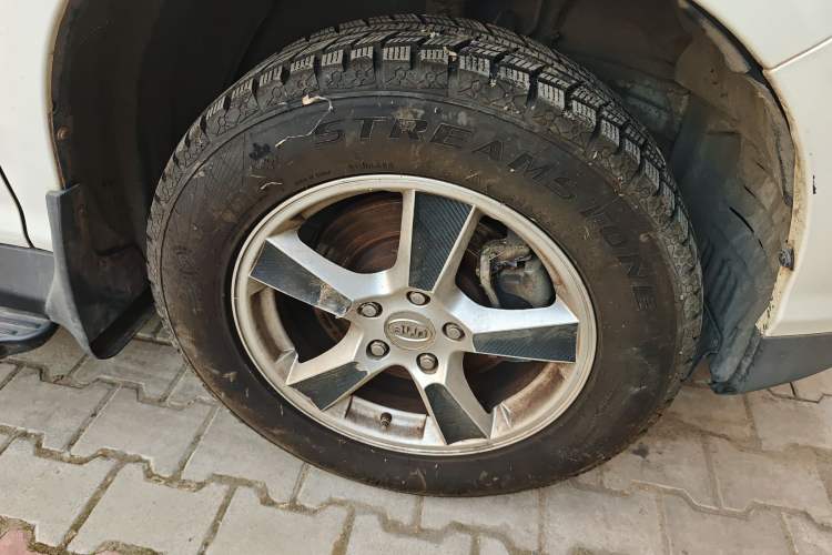 Used BYD S6 2014 2.0L Manual Luxury 5-Seater Right Front Wheel Hub