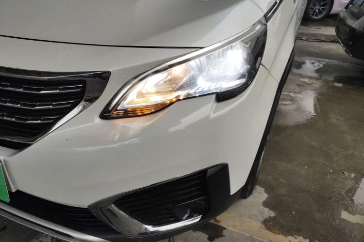 Used Peugeot 5008 2017 350THP 7-Seater Elite Edition
