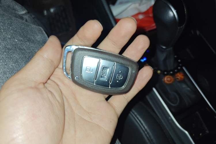 Used Hyundai Tucson 2015 1.6T Dual-Clutch Two-Wheel-Drive Smart Model Vehicle Key