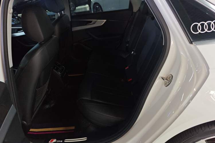 Used Audi A4L 2019 40 TFSI Fashion Edition China VI Emission Standard