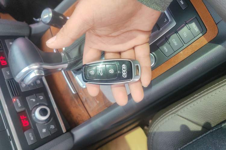 Used Audi Q7 2015 35 TFSI Ambition Edition Vehicle Key