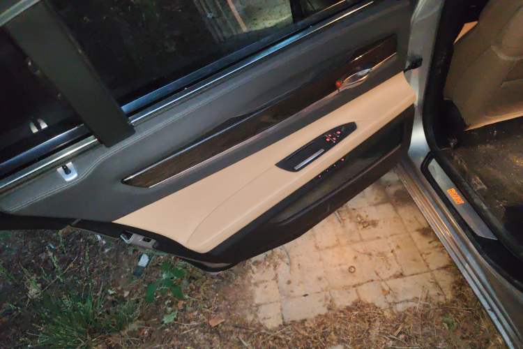 Used BMW 7 Series 2013 730Li Luxury Model
