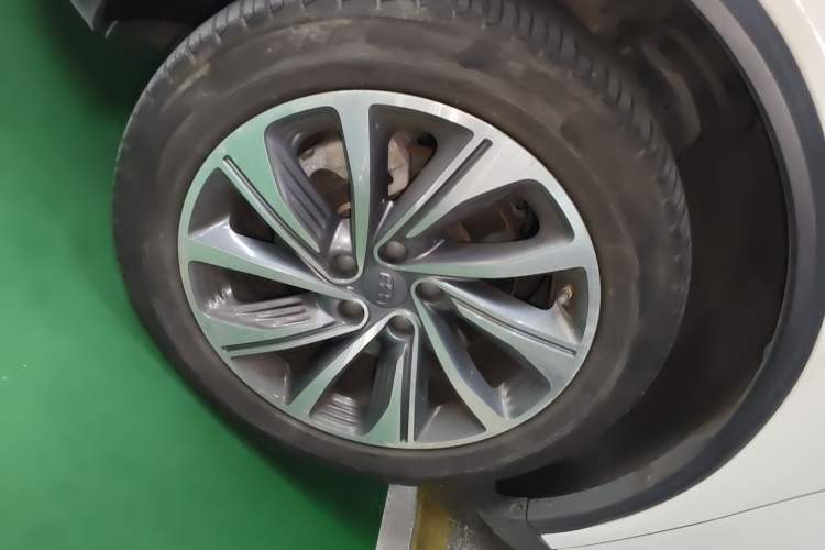 Used Geely Auto Jiajie 2019 1.5TD MHEV DCT Luxury Edition Left Front Wheel Hub