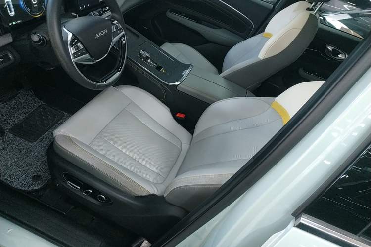 Used AION V 2021 Plus 70 Smart Edition Lithium Iron Phosphate