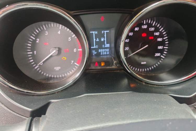 Used HYOSOW S3 2014 1.5L Comfort Version China IV Emission Standard Odometer Close Up