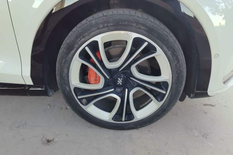 Used IM LS7 2023 100kWh Lux All-Wheel-Drive Version Right Front Wheel Hub