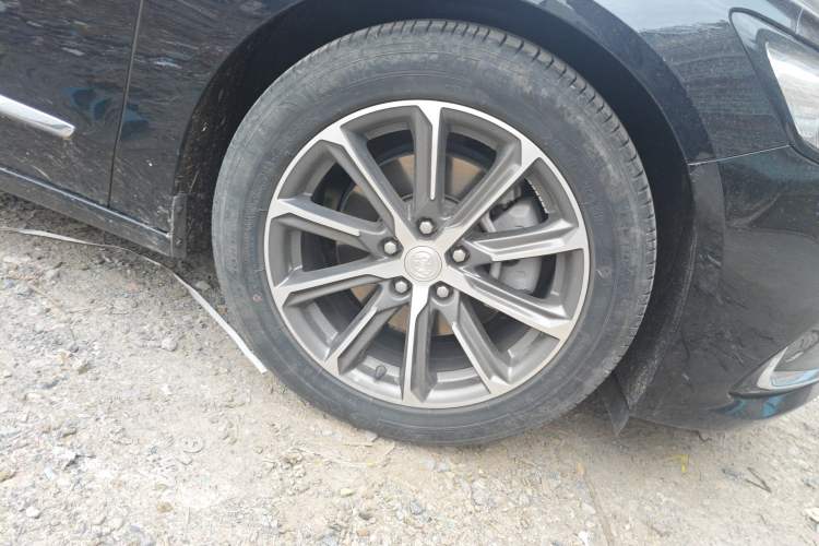 Used Buick LaCrosse 2022 652T Luxury Version Right Front Wheel Hub