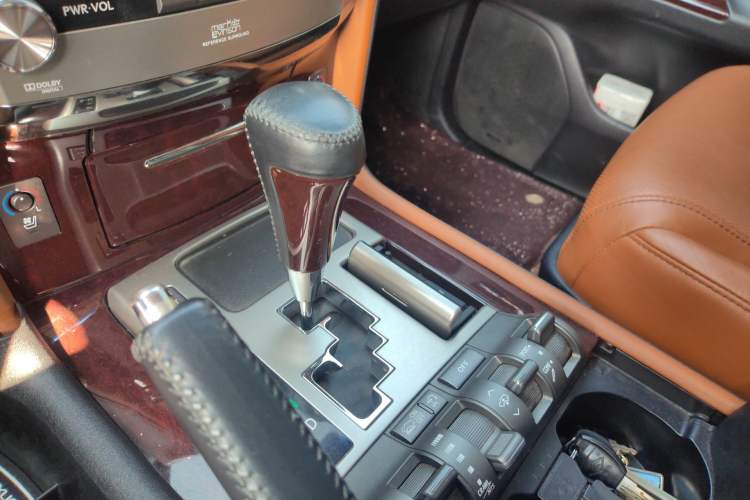 Used Lexus LX 2013 570
