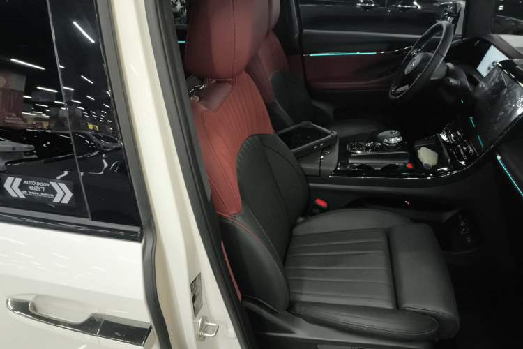 Used GAC Trumpchi M8 2025 Zongshi Series Super Hybrid Edition Right Front Seat