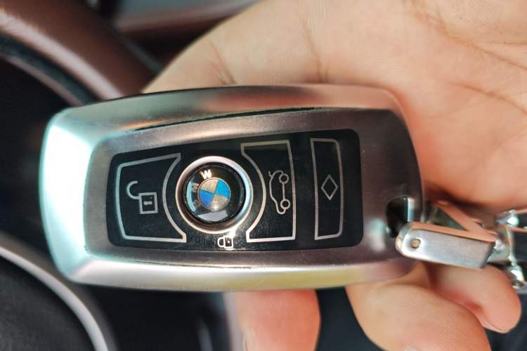 Used BMW 5 Series 2014 520Li Elegant Model
