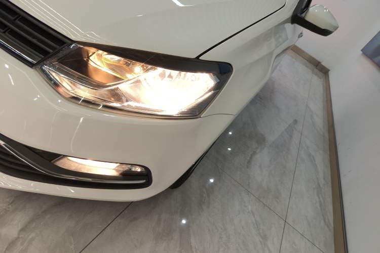 Used Volkswagen Polo 2014 1.6L Automatic Comfort Edition
