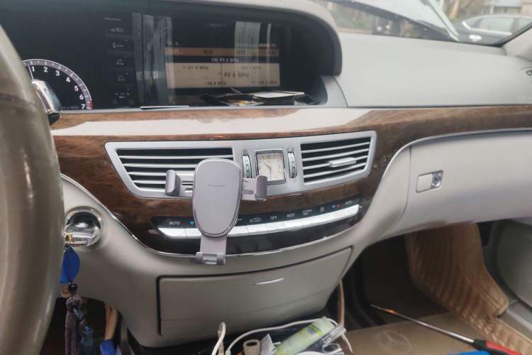 Used Mercedes-Benz S-Class 2012 S 300 L Business Standard Model
