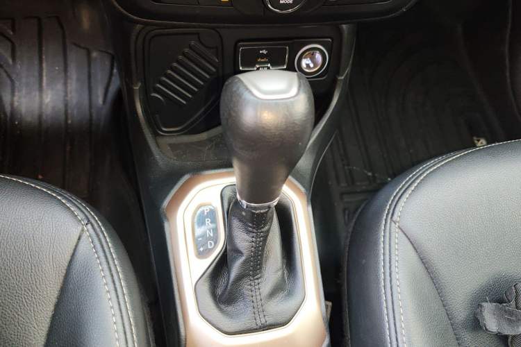 Used Jeep Renegade 2018 Connected Large Screen Version 180T Automatic High-Energy Edition