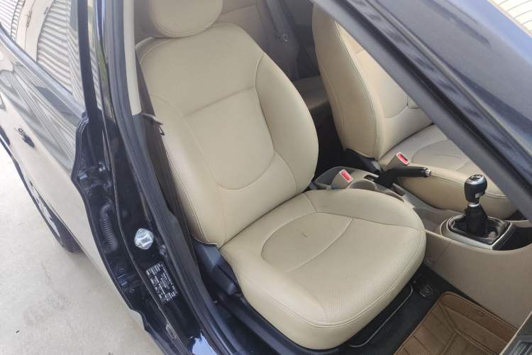 Used Hyundai Verna (older generation) 2014 1.4L Manual Smart GLS Trim
