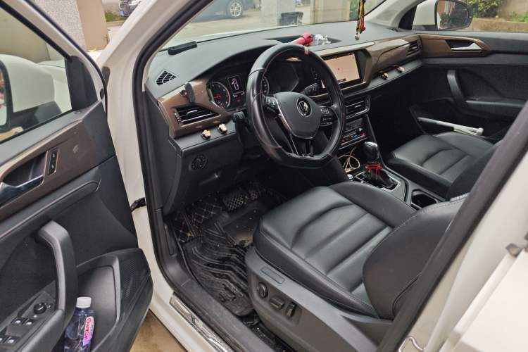 Used Volkswagen Tharu 2020 280TSI Two-Wheel Drive Luxury Plus Version China VI Standard Driver Seat