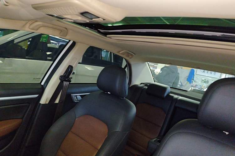 Used Geely Auto Vision 2019 Upgraded Model 1.5L CVT Luxury Version China VI Standard
