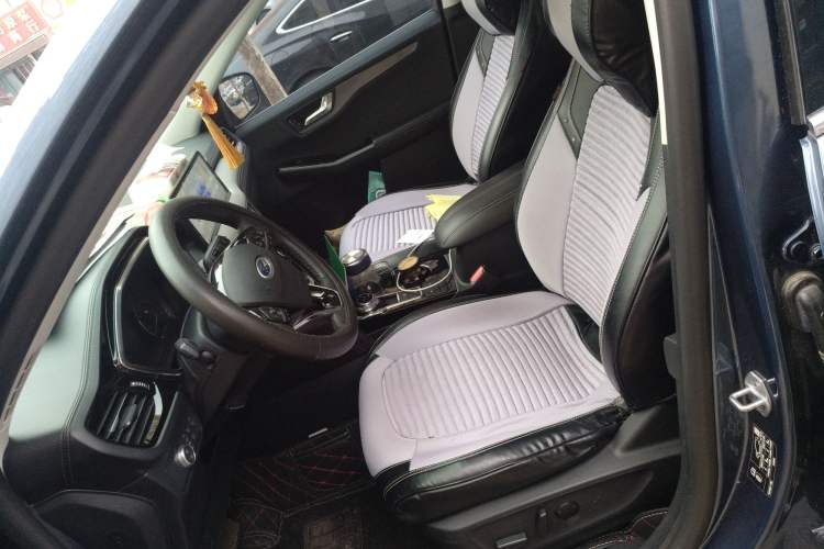 Used Ford Escape 2020 EcoBoost 245 Two-Wheel-Drive Titanium Edition
